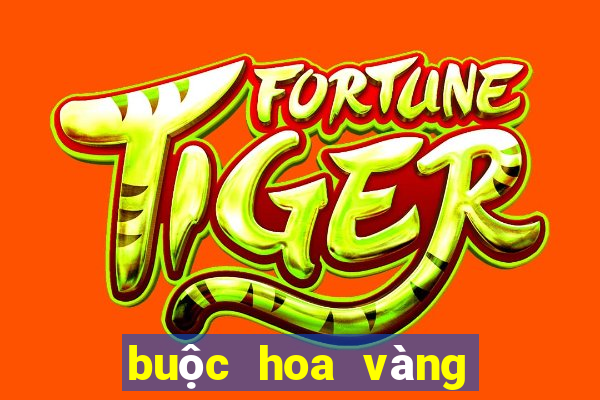 buộc hoa vàng ba lá